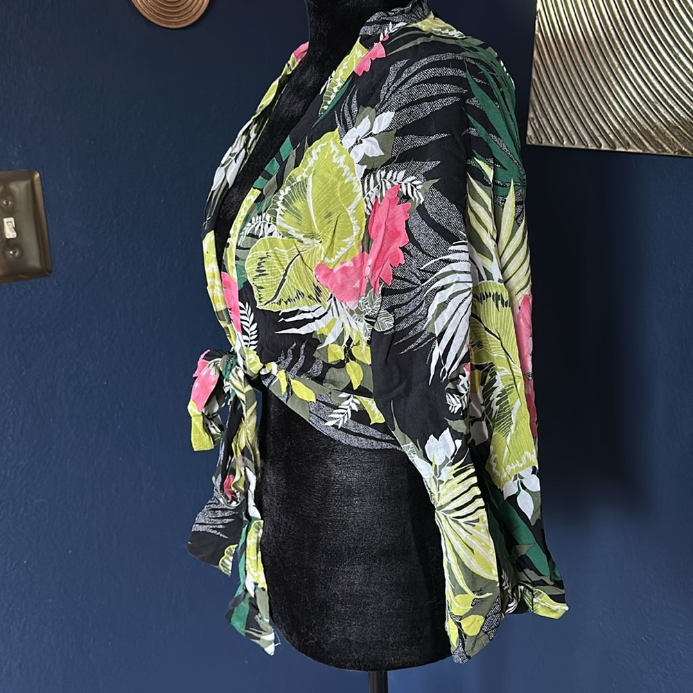 Express Floral Top - Picture 3 of 4